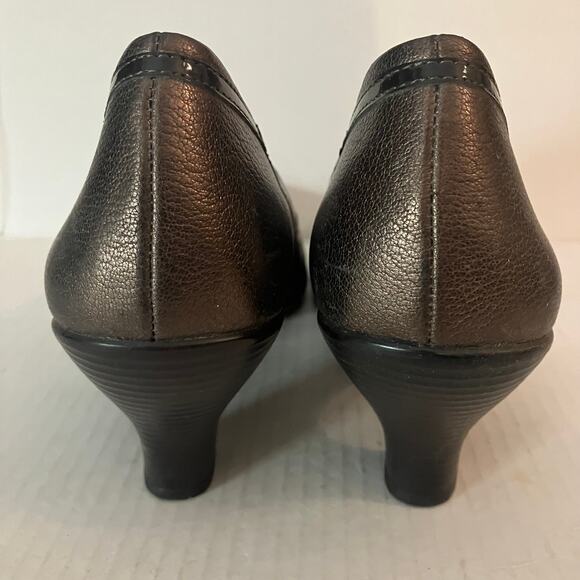 Softspots Women’s Metallic Brown Size 9.5 Shoes with 2” Heels - Picture 7 of 8